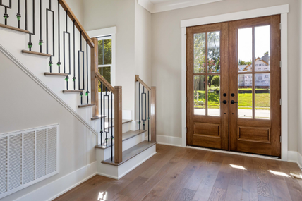 Apartment Door Repair Guide – Fix vs Replace